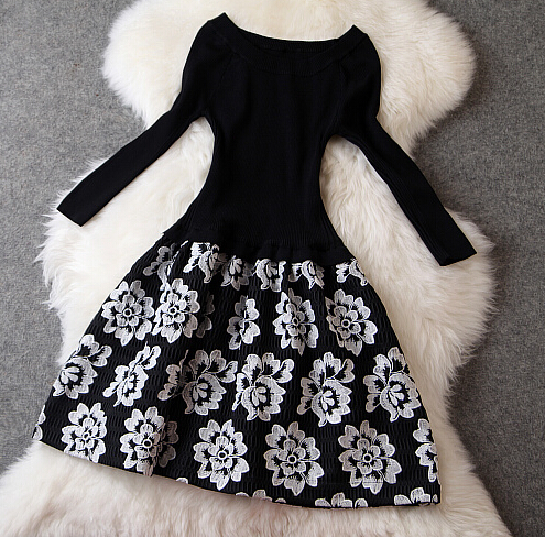 Fashion Vintage Embroidered Long Sleeve Dress - Black