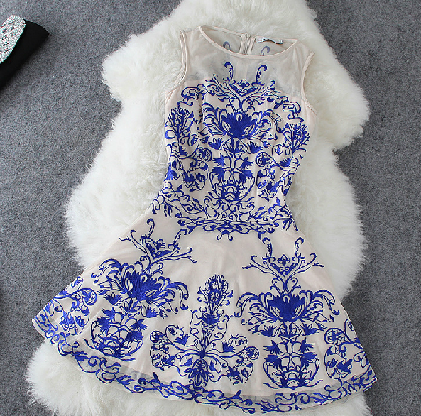 Blue And White Porcelain Sleeveless Dress Lace Embroidery